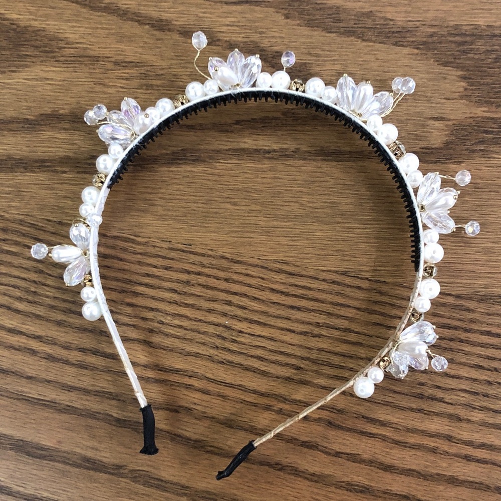 Elegant Pearl and Crystal Headband